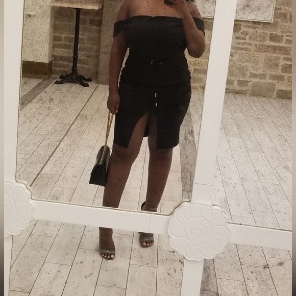 OFF THE SHOULDER SPLIT MIDI BODYCON
DRESS - Picture 2 of 11